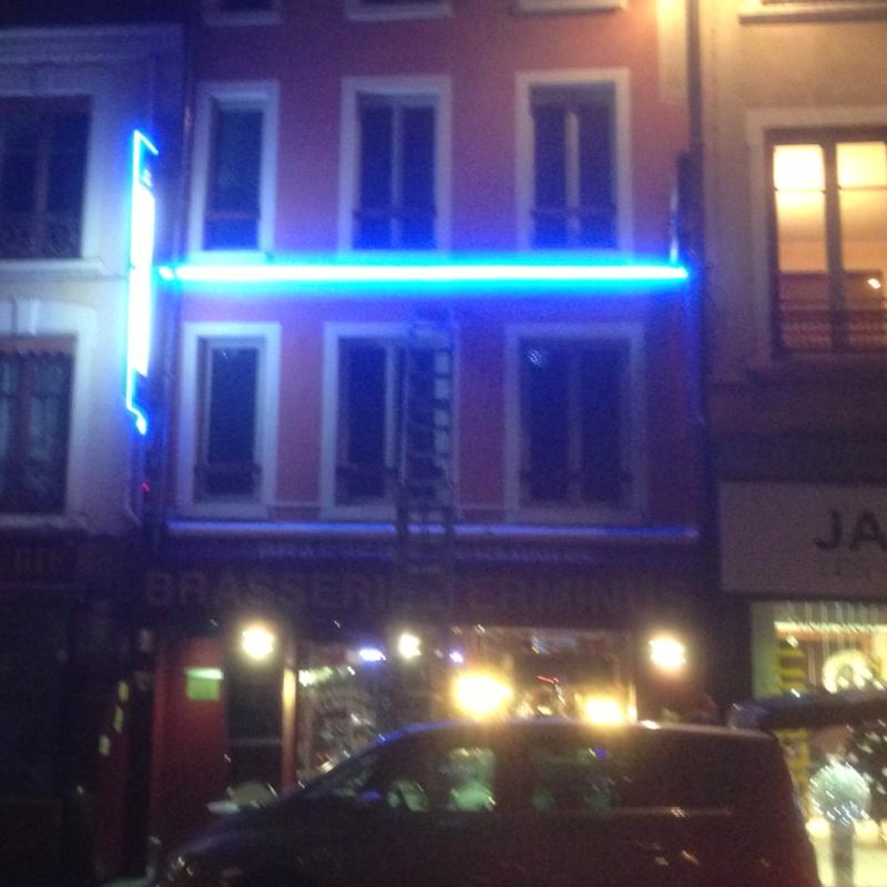 éclairage enseigne bar Lyon