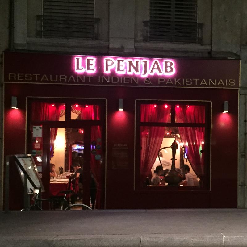 Enseigne lumineuse du restaurant Le Penjab fabriquée et posée par JMJ Com à Lyon